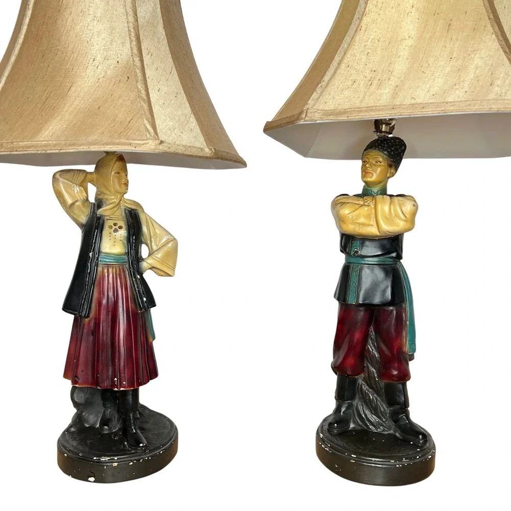 *RARE* Vintage Chalkware  European Couple Lamps‎ *RARE*